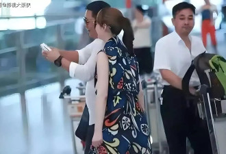 李小冉低调登场，46岁仍美貌逆龄
