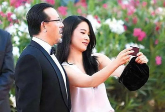 姜文参加女儿婚礼，31岁姜一郎发福太多疑怀孕，老公海量帅照曝光！