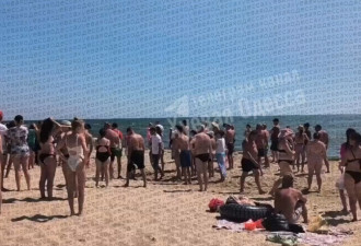 3游客乌克兰海滩戏水遭水雷炸死 现场如世界末日
