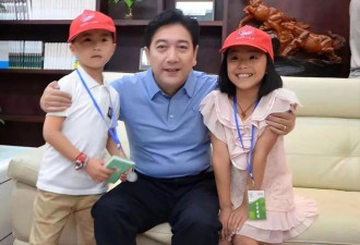 水均益官宣当姥爷，否认前妻瘫痪将其抛弃