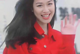 女神钟丽缇直播收到女儿受伤消息，表情紧张，需要手术恢复半年
