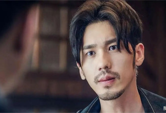 父亲亿万身家 母亲是著名演员 他却跑龙套14年 如今终成实力派