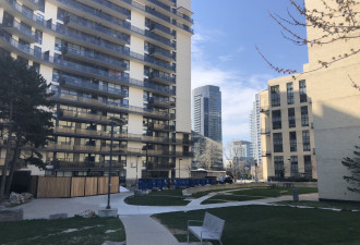 房屋新建量雪崩，加重安省住房危机，只有非盈利合作住房能解决？
