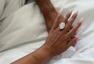 C罗和女友终于官宣订婚！爱情长跑9年一起养了5个娃，巨大钻戒闪瞎全球网友！