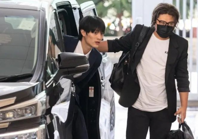 日本男星上村谦信性骚扰香港女翻译员罪名成立！被罚款1.5万港币_无忧资讯