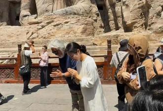 张纪中一家人到山西大同旅游，两个儿子打架争吵，杜星霖上前劝架