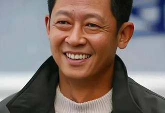 王志文带 17 岁儿子亮相 网友： 像隔了代