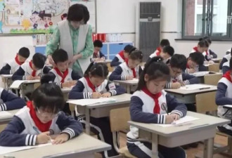 低龄近视越来越严重，家长投诉电子黑板
