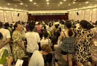 女孩被霸凌后，江油人因何走上街头