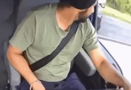 全网暴怒! 印度卡车司机高速掉头害死3人! 加拿大"辛格"更是炸裂!