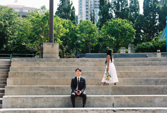 超赞! 多伦多华人小哥与黑人妹子成婚! 在唐人街拍港风婚纱照!