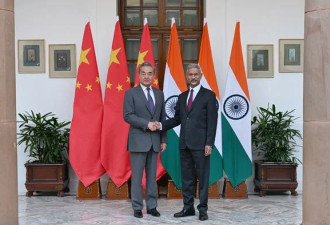 中国外交部长王毅同印度外长苏杰生会谈