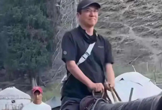 汤唯一家三口新疆旅游 素颜照曝光不及路人 55岁老公老了不少