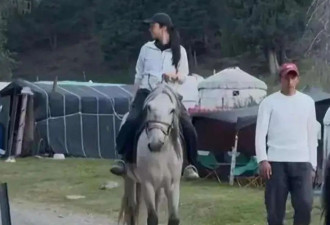 汤唯一家三口新疆旅游 素颜照曝光不及路人 55岁老公老了不少