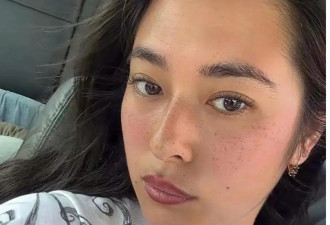 姜文女儿姜一郎婚后首晒照：雀斑与滤镜齐飞 网友共脑补一色