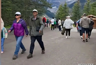 央视主持人杨帆国外游，携妻女高调炫海外生活，没想到被网友骂惨