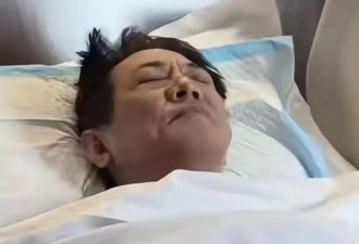 62岁李连杰手术报平安，病床上戴天价佛珠！