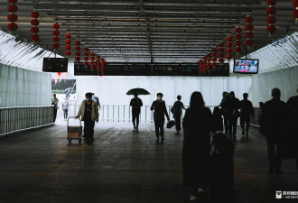 深圳高大帅气大学毕业生争做豪宅保安