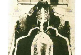 溥仪两度当皇帝,死后却埋在公墓,墓碑刻了六个字