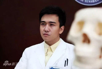 翟天临将复出?话剧海报有其名，曾因博士造假被封杀