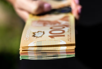 BC华人女调酒师替卧底警察狂洗$50万，恐面临2年监禁！