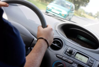 搭Uber后座最危险?专家揭"逃生最佳位置",上车先做1件事