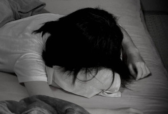 16年没上1天班 女教师靠这招领走100万全薪