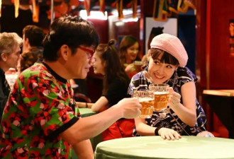 “大家好，我是一名女酒鬼。”