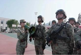 王爽，今年阅兵装备方队唯一女教练员