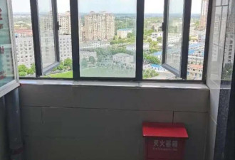 女童从楼道坠下身亡:家属认为窗户未达安全