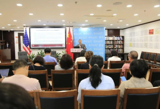 在华盛顿的反华政治氛围中 特朗普完全是个“另类”