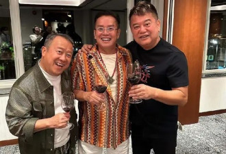 陈百祥谭咏麟破冰，生日会晒亲密合照，传因足球队经济问题闹不和