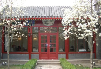 结识这位先生之前，我从未给人取过名字……