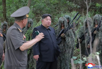 金正恩接见执行特殊任务的狙击手和特战部队