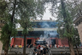 少林寺换住持满月 不少人员变动 释永信纪念碑被拆