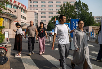 中国社保新规惹争议，强制缴纳引发广泛焦虑