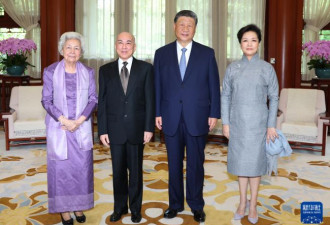 习会见柬埔寨国王与王太后再现蹊跷