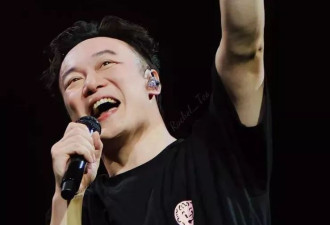 陈奕迅父亲因贪污坐牢6年，出狱后高调亮相儿子演唱会