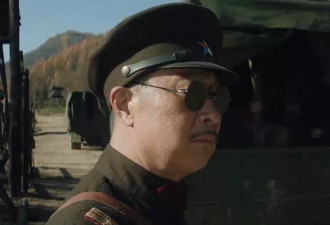 “嘟唇噘嘴”原形毕露，演技被蒋欣吊打，胡军也带不动她