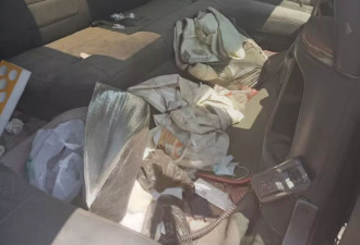 “最贵僵尸车”挪窝：街头停了数年的豪车被移到小路上