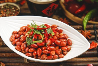 比如花生米 医生：喝酒 尽量少吃4种下酒菜