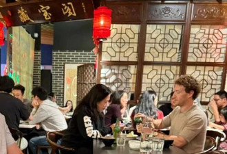 扎克伯格夫妇现身中餐馆！吃烤鸭喝啤酒接地气