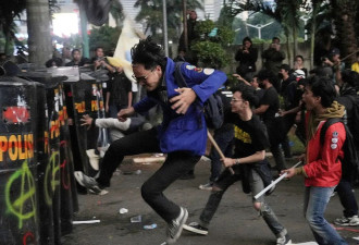 取消访华行程！外送员之死点燃中国友邦大暴动