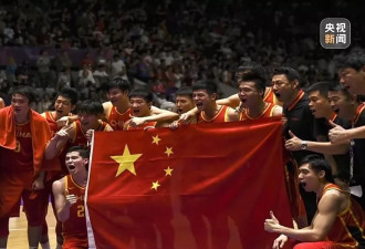 "失去的东西要拿回来",白岩松专访中国男篮主教练郭士强