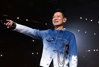 任贤齐现身文二菜市场，脸肿身材五五分，朱丹在旁挑猪肉一脸沧桑