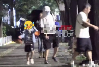 妹妹远在美国，父母双双离世，如今68岁的葛优现状如何了？