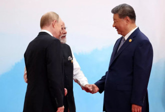 莫迪拉手普京习近平！三巨头笑开怀 对川普释强烈讯号