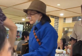 李玟二姐和妈妈回武汉，87岁妈妈背爱马仕包