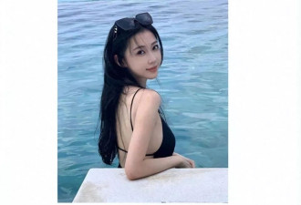 潘玮柏小14岁娇妻晒泳装照秀身材，一家三口很幸福