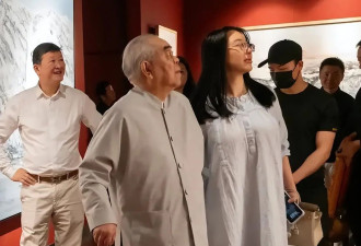 业内曝88岁范曾天大喜讯，此前娇妻被曝怀孕了